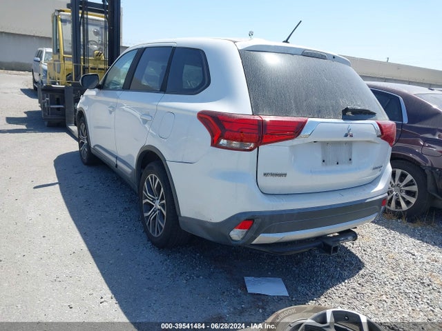 JA4AD3A39GZ055484 Mitsubishi Outlander Se