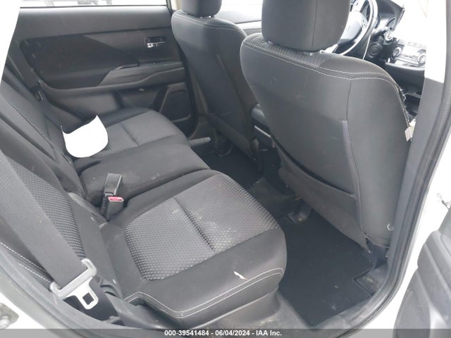 JA4AD3A39GZ055484 Mitsubishi Outlander Se