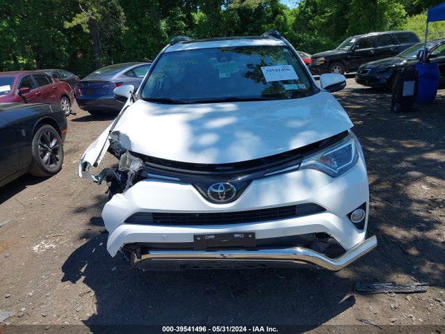 Toyota Rav4 Xle 2018 JTMRFREV8JJ723878 Image 12