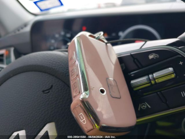 KNDEU2AAXR7526282 KIA SELTOS S