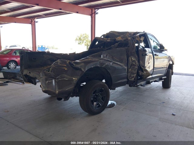 3C6UR5DL5LG205863 RAM 2500 Big Horn  4x4 6'4 Box