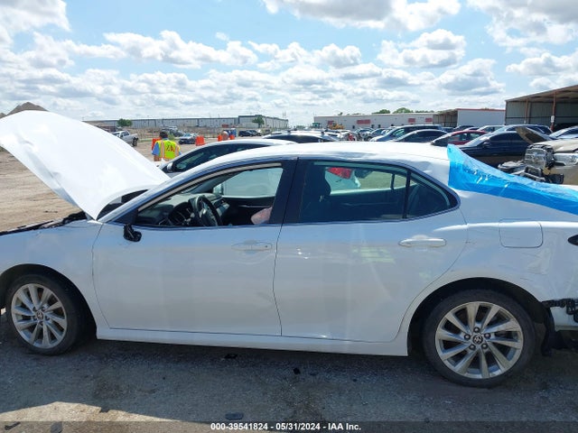 Toyota CAMRY LE 2022 4T1C11AK6NU639964 Image 13