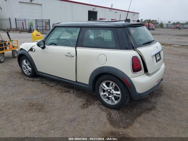 2013 MINI HARDTOP WMWSU3C5XDT680240 Photo 2