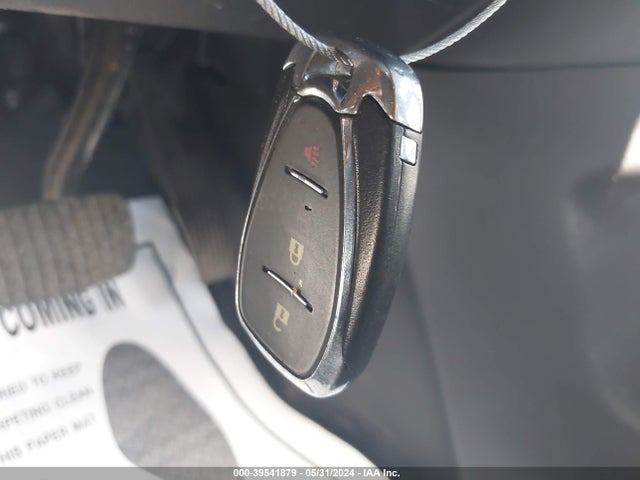Chevrolet EQUINOX LS 2018 2GNAXREV2J6342266 Image 11
