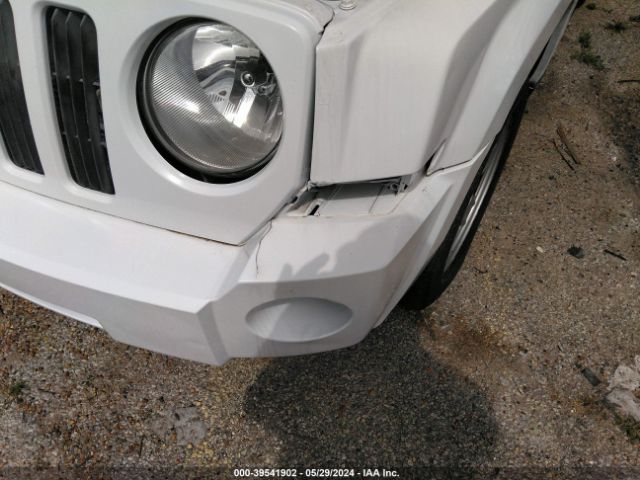1C4NJPBA1GD753671 Jeep Patriot Sport