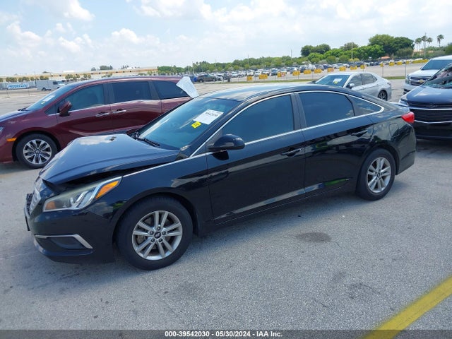 Hyundai SONATA SE 2016 5NPE24AFXGH256198 Image 2