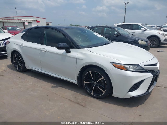 Toyota CAMRY XSE 2019 4T1B61HK5KU263787 головне зображення