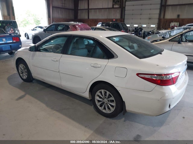 Toyota CAMRY LE 2016 4T4BF1FK7GR569499 Image 3