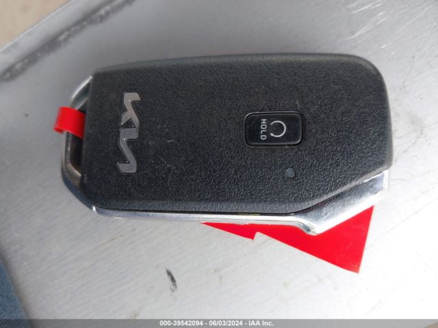 KNDEUCAA8P7354241 KIA SELTOS S