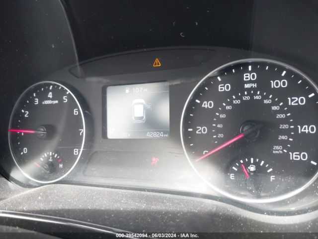 KNDEUCAA8P7354241 KIA SELTOS S