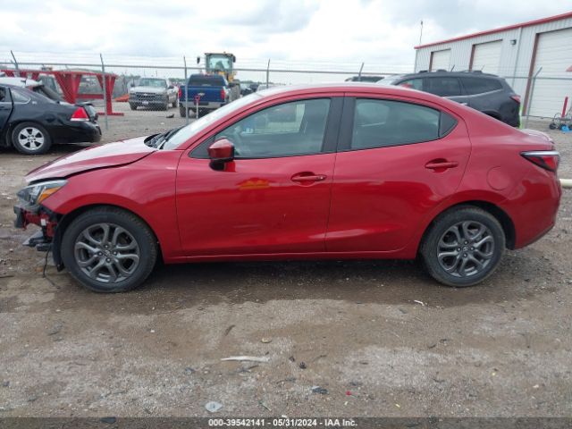 3MYDLBYV2KY509408 Toyota YARIS LE
