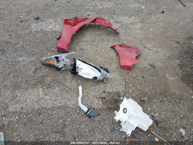 3MYDLBYV2KY509408 Toyota YARIS LE