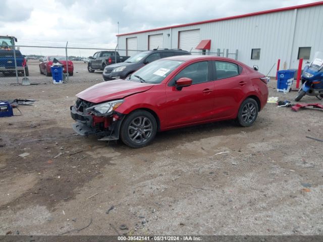 3MYDLBYV2KY509408 Toyota YARIS LE