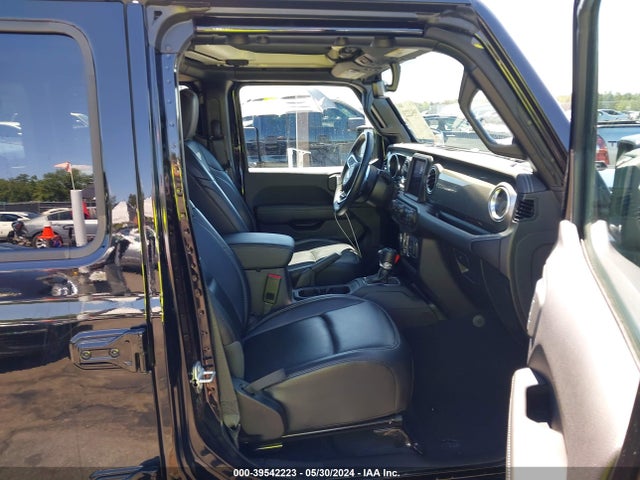 1C4HJXEG2NW151943 Jeep Wrangler Unlimited Sahara 4x4