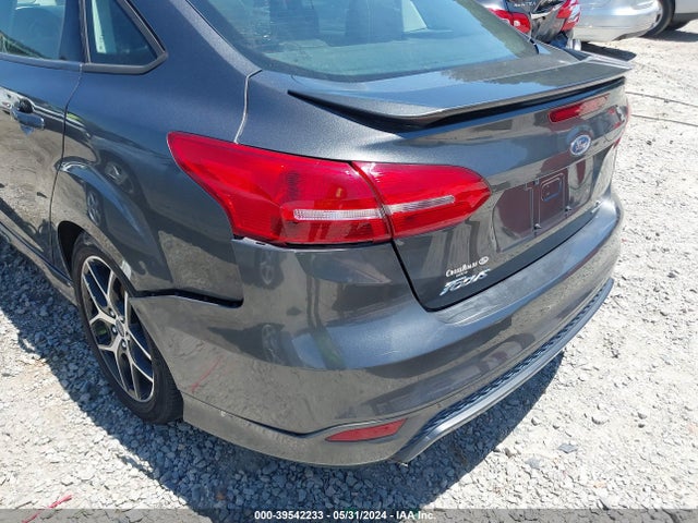 Ford FOCUS SE 2016 1FADP3F25GL401551 Image 18