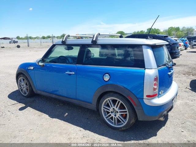 2011 MINI COOPER S CLUBMAN WMWZG3C58BTY30137 Photo 2