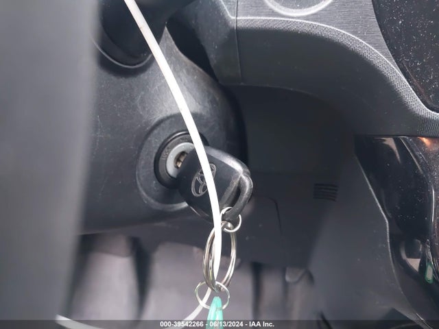 Toyota Prius C Two 2016 JTDKDTB39G1124908 Image 11
