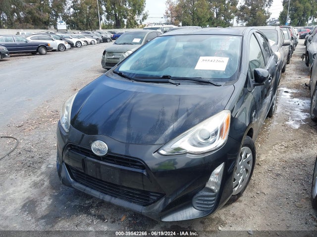 Toyota Prius C Two 2016 JTDKDTB39G1124908 Image 2