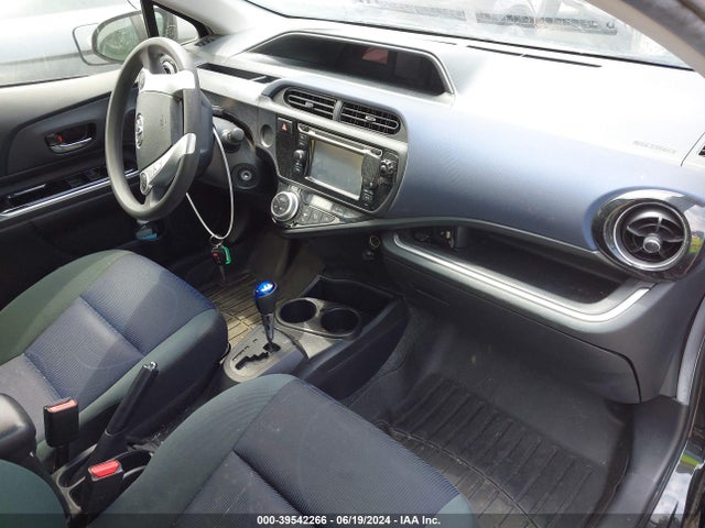 Toyota Prius C Two 2016 JTDKDTB39G1124908 Image 5