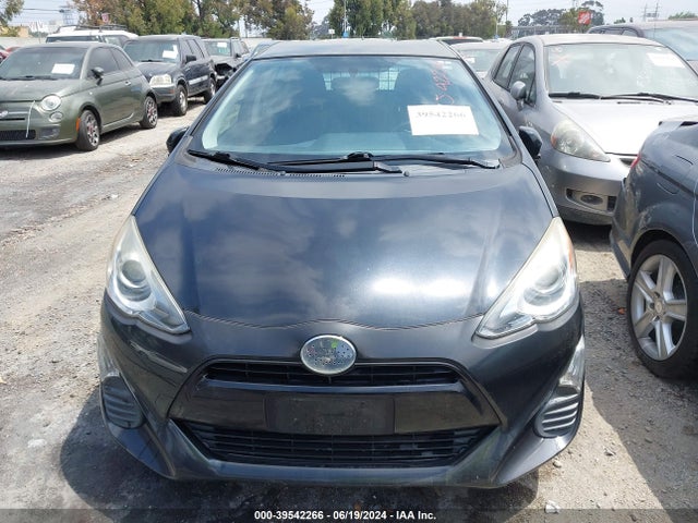 Toyota Prius C Two 2016 JTDKDTB39G1124908 Image 6
