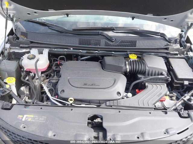 2C4RC1CG7PR578738 Chrysler Voyager Lx