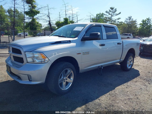 RAM 1500 Express 2014 1C6RR7KTXES447435 Image 2
