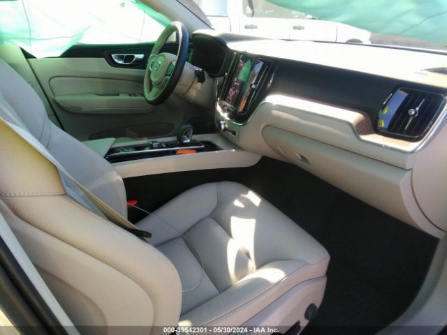 YV4L12RK2N1074626 Volvo Xc60 B5 Momentum