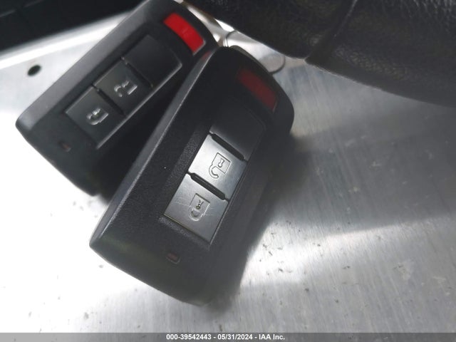 JA4AZ3A33FZ011691 Mitsubishi Outlander Se