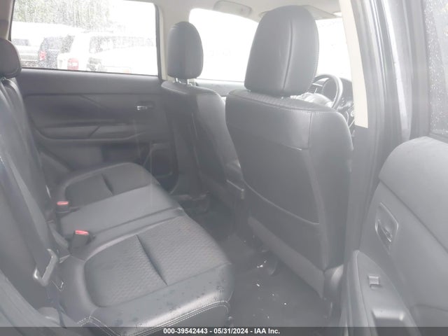 JA4AZ3A33FZ011691 Mitsubishi Outlander Se