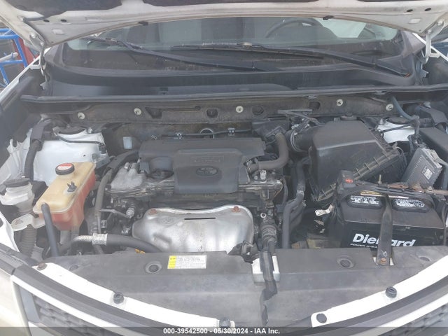 Toyota RAV4 LE 2015 JTMZFREV4FD074084 Image 10