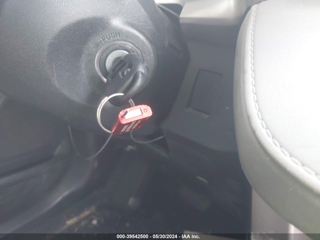 Toyota RAV4 LE 2015 JTMZFREV4FD074084 Image 11