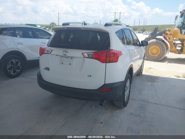 Toyota RAV4 LE 2015 JTMZFREV4FD074084 Image 4