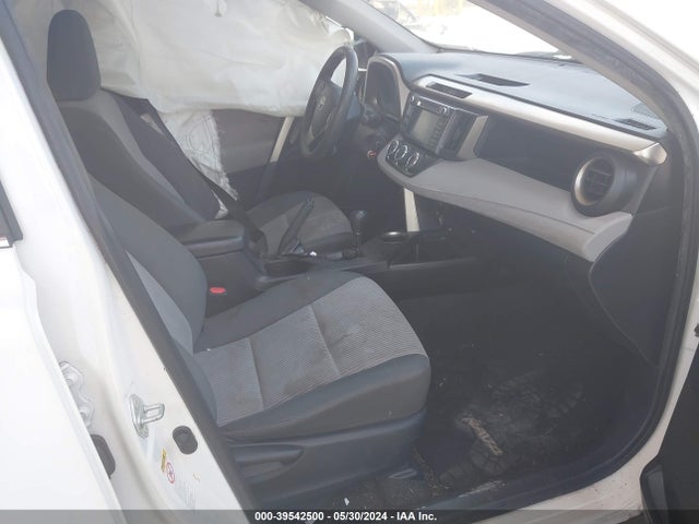 Toyota RAV4 LE 2015 JTMZFREV4FD074084 Image 5