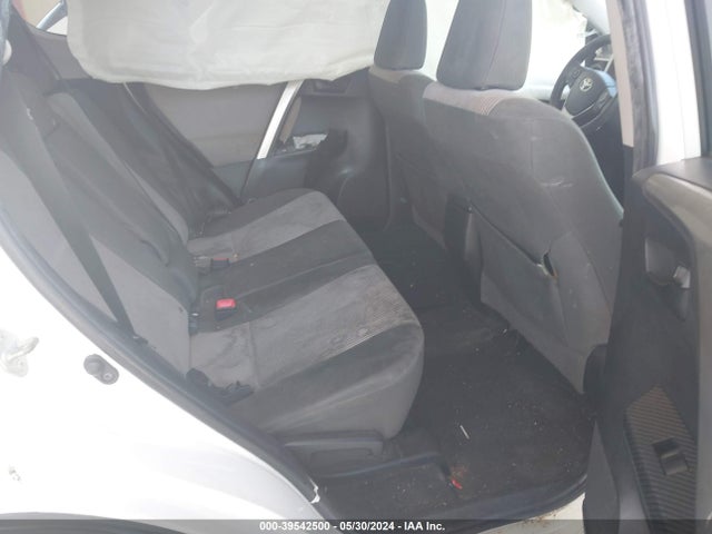 Toyota RAV4 LE 2015 JTMZFREV4FD074084 Image 8