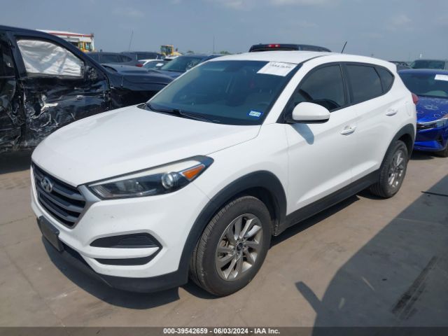 KM8J23A41HU462827 Hyundai TUCSON SE