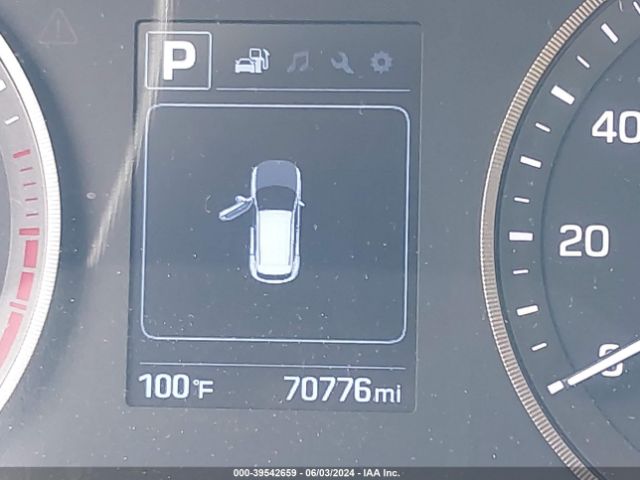 KM8J23A41HU462827 Hyundai TUCSON SE