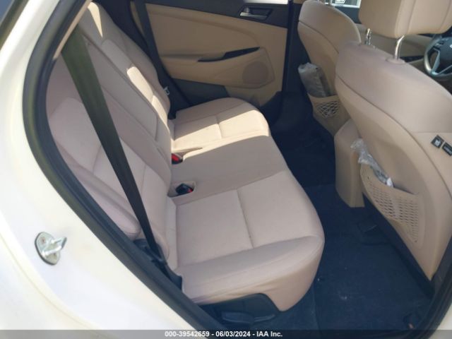 KM8J23A41HU462827 Hyundai TUCSON SE
