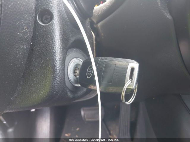 KNDJN2A22H7433176 KIA Soul