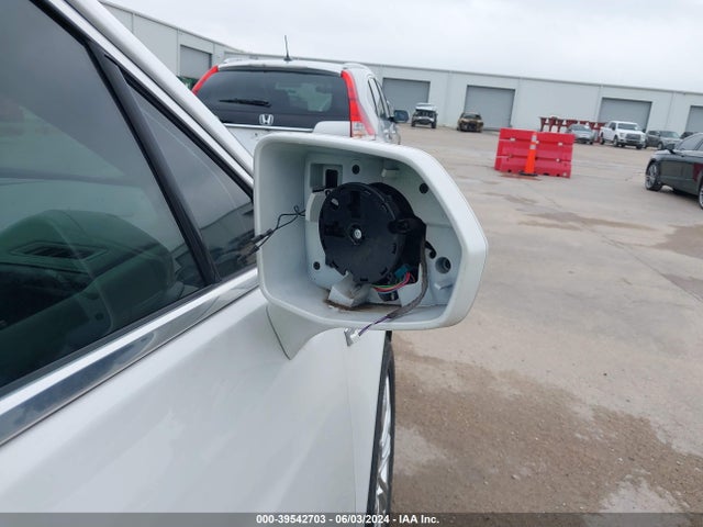 1GYKNCRS4HZ101432 Cadillac Xt5 Premium Luxury