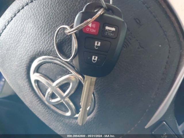 5YFBURHE7HP695726 Toyota COROLLA SE