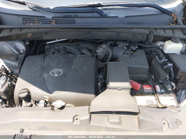 Toyota Highlander Limited 2017 5TDYZRFH2HS227144 Image 10