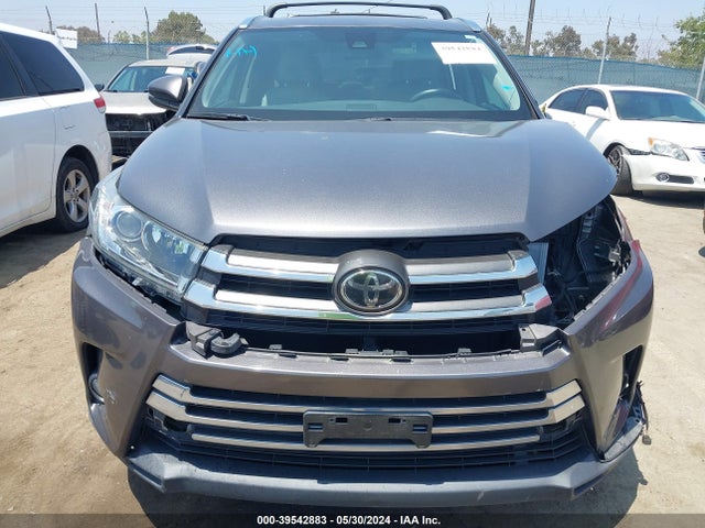 Toyota Highlander Limited 2017 5TDYZRFH2HS227144 Image 12