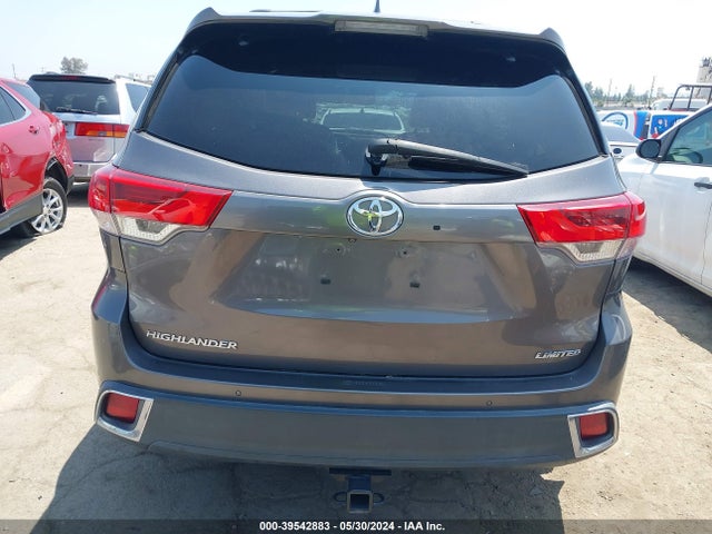 Toyota Highlander Limited 2017 5TDYZRFH2HS227144 Image 16