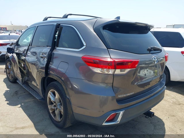 Toyota Highlander Limited 2017 5TDYZRFH2HS227144 Image 3