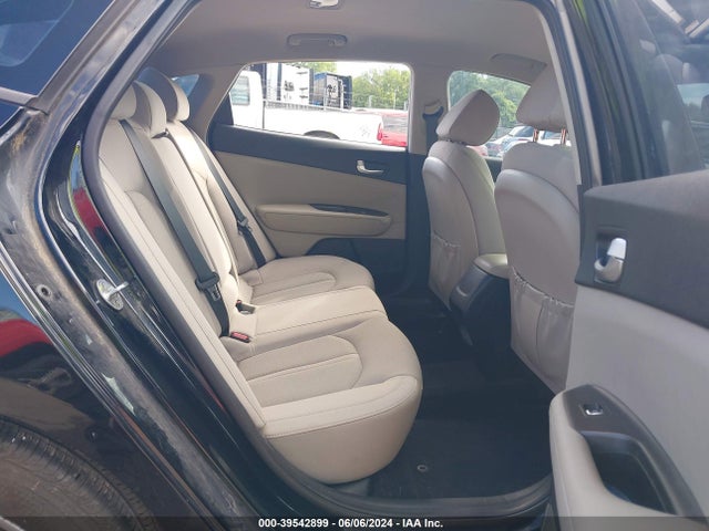 KIA Optima Lx 2016 5XXGT4L30GG053910 Image 8