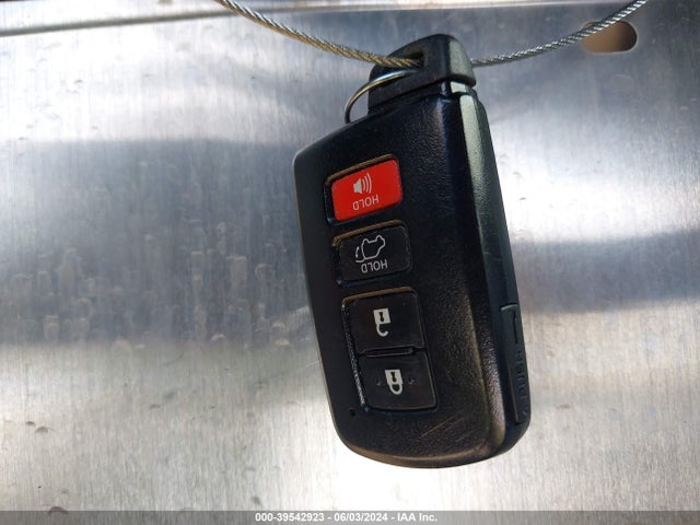 Toyota Rav4 Xle 2018 JTMWFREV3JJ187649 Image 11