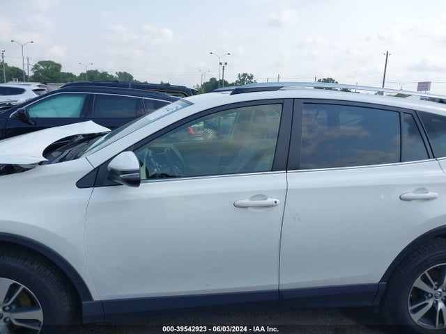 Toyota Rav4 Xle 2018 JTMWFREV3JJ187649 Image 14