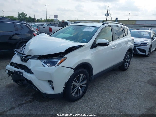Toyota Rav4 Xle 2018 JTMWFREV3JJ187649 Image 2
