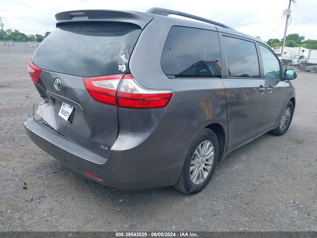 Toyota Sienna Xle 8 Passenger 2017 5TDYZ3DC3HS782818 Image 4