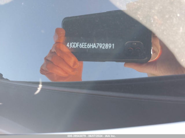 4JGDF6EE6HA792891 Mercedes-Benz Gls 450 4matic